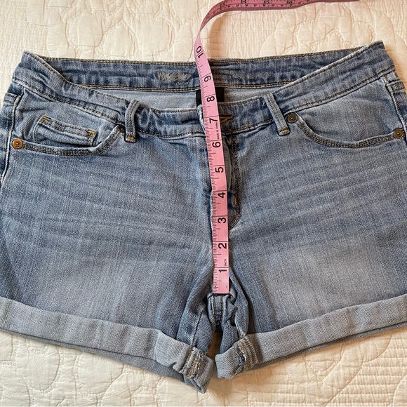 Mossimo jean shorts size 8 - Picture 6 of 6